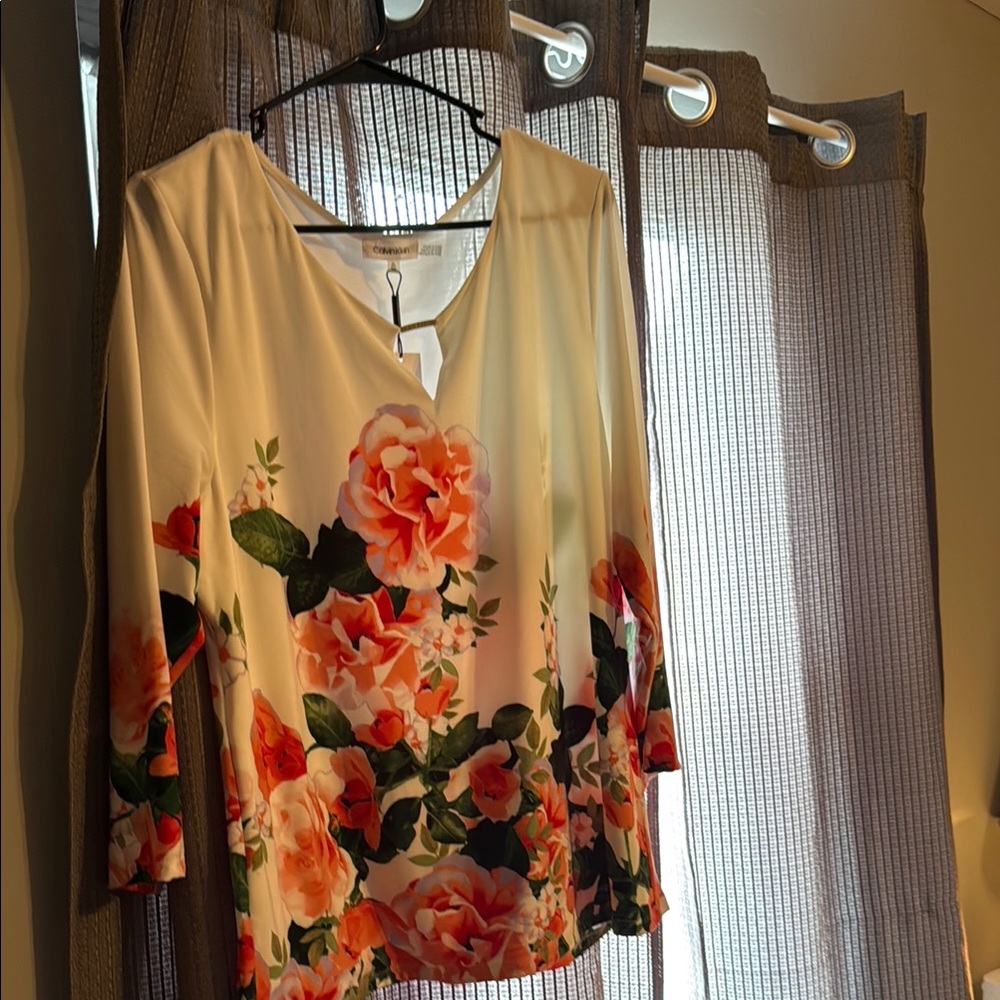 Calvin Klein Graphic Red and Orange 3/4 Sleeve Blouse